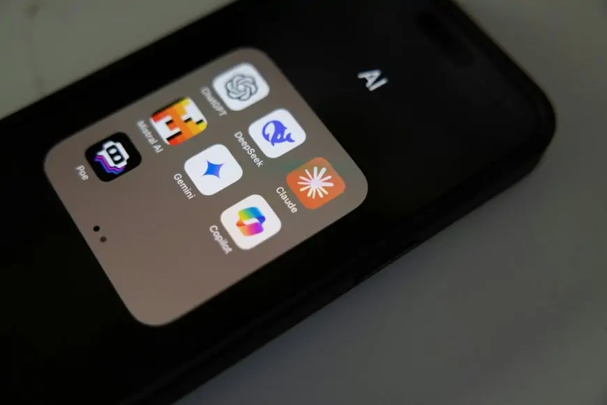 Mistral AI Unveils Free Basic Chatbot App 'Le Chat’