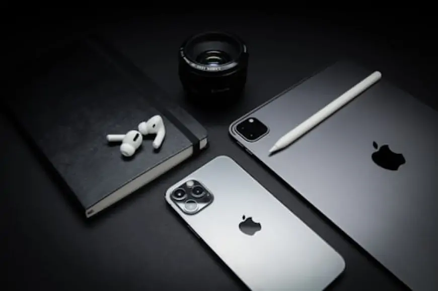 Apple Faces Class-Action Lawsuit for 'False Advertising' as It Delays Intelligence Features