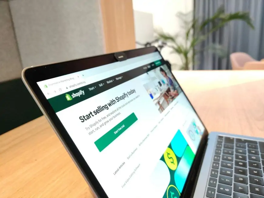 AI-Powered Elegance: Shopify’s New Store Builder Takes Center Stage