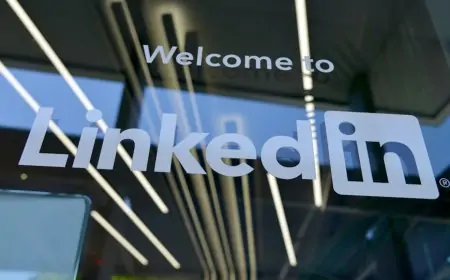 LinkedIn's CEO Comments on the Lackluster Popularity of AI Writing Assistance