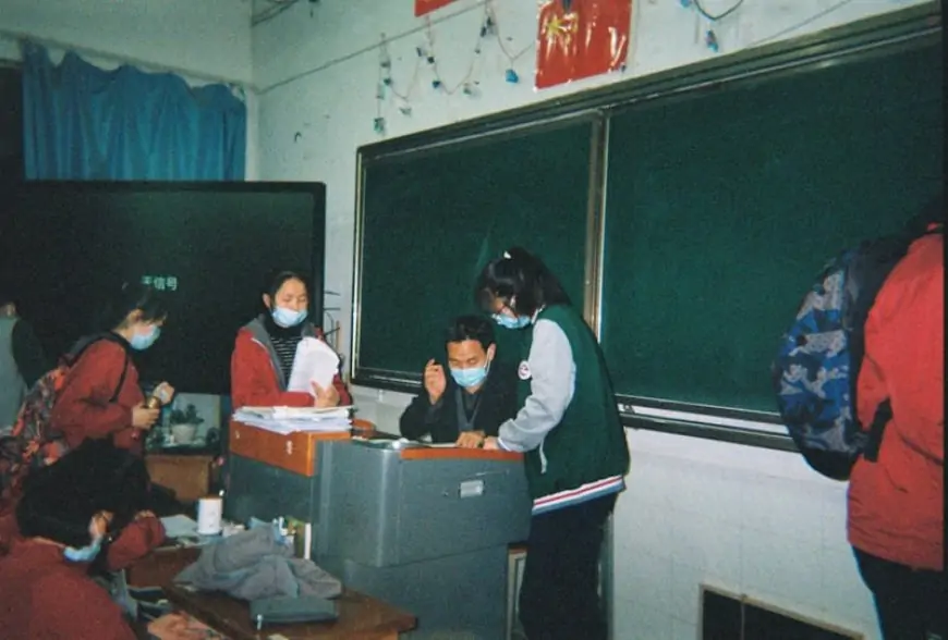 AI Race: China's Drive to Push AI Knowledge in Classrooms