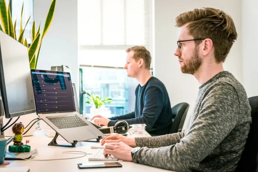 Recruiting Firms Struggle as Applicants Use AI to Manipulate Hiring Chatbots
